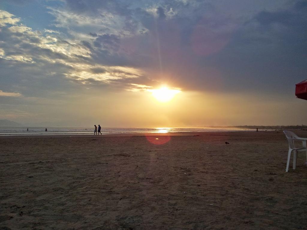 Pousada Raios De Sol Indaia Bertioga Esterno foto